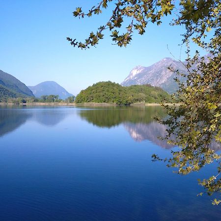Villaggio Turistico Il Lago Dorato Carlazzo Zewnętrze zdjęcie