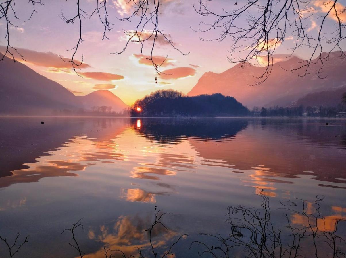 Villaggio Turistico Il Lago Dorato Carlazzo Zewnętrze zdjęcie