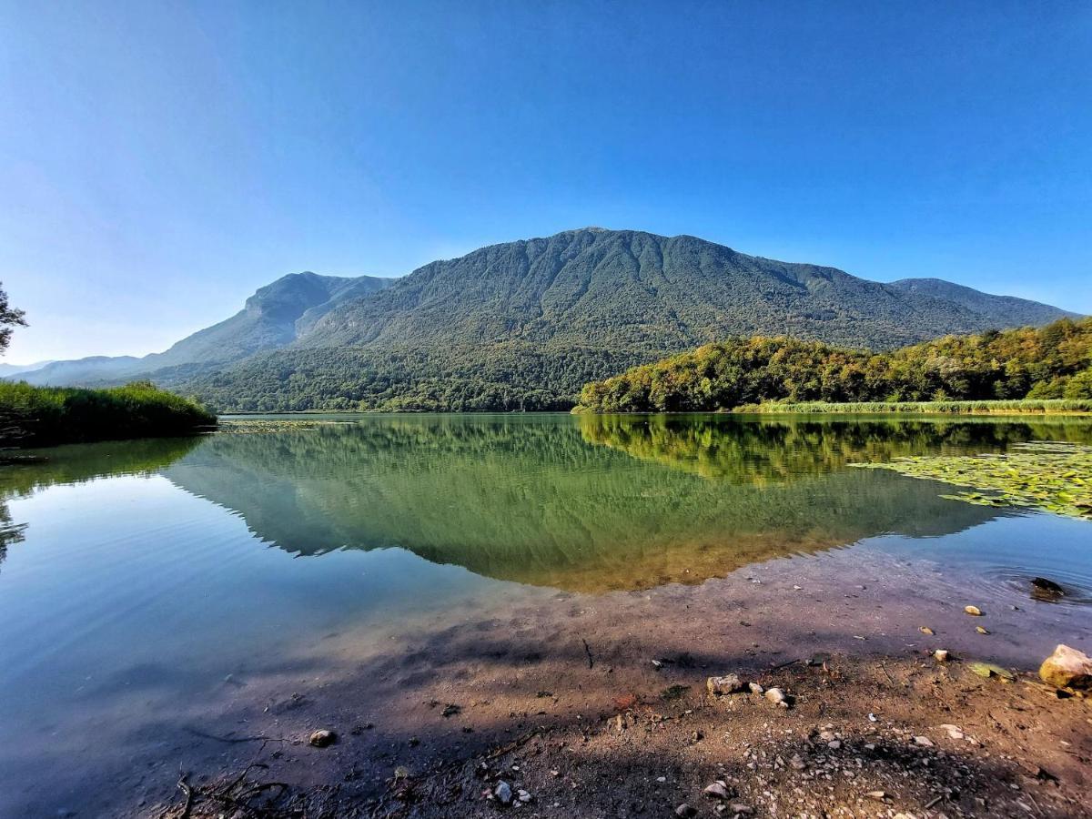 Villaggio Turistico Il Lago Dorato Carlazzo Zewnętrze zdjęcie