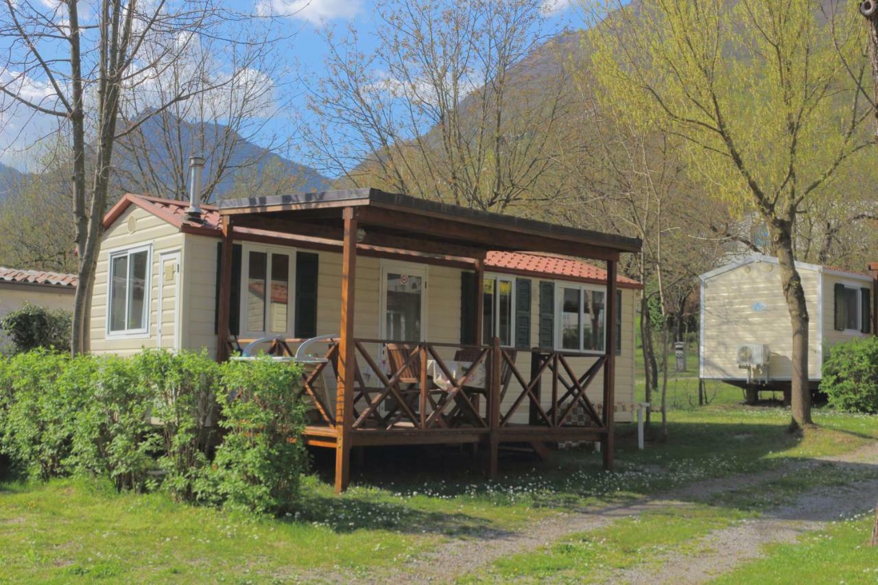 Villaggio Turistico Il Lago Dorato Carlazzo Zewnętrze zdjęcie